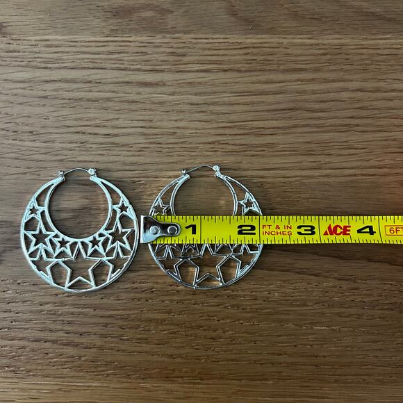 Silver toned large 2 inch Hoop & Star earrings Punk glam Rockstar partygirl goth - Picture 4 of 5